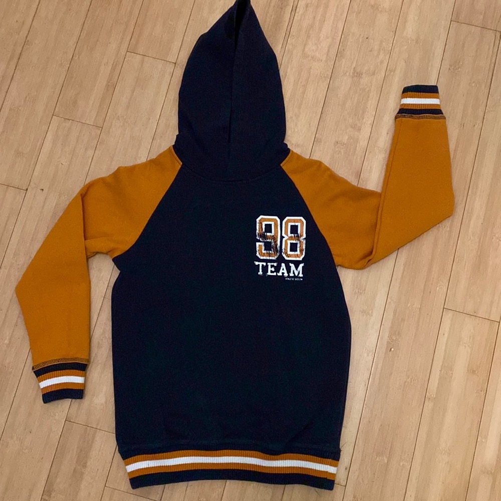 Navy and orange hooded sweatshirt, European size 134/140 (US size 10)